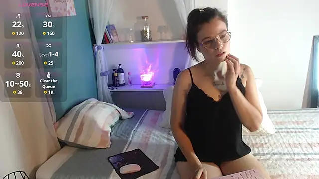 Snapshot of Mily_Miley chatting on January 31, 11:03 pm Mily Miley online show from January 31, 11:03 pm