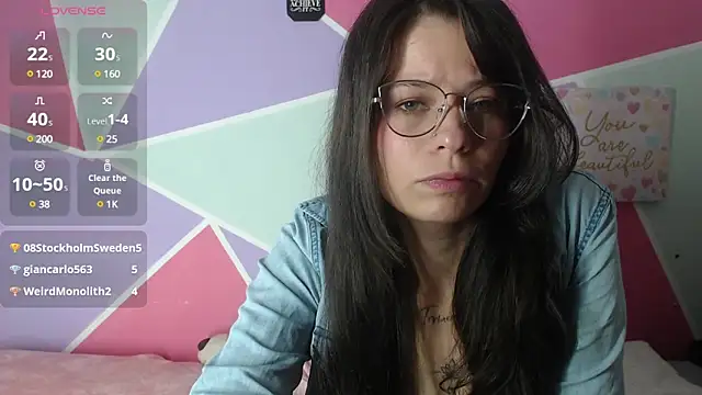 Snapshot of Mily_Miley chatting on February 26, 1:43 pm Mily Miley online show from February 26, 1:43 pm