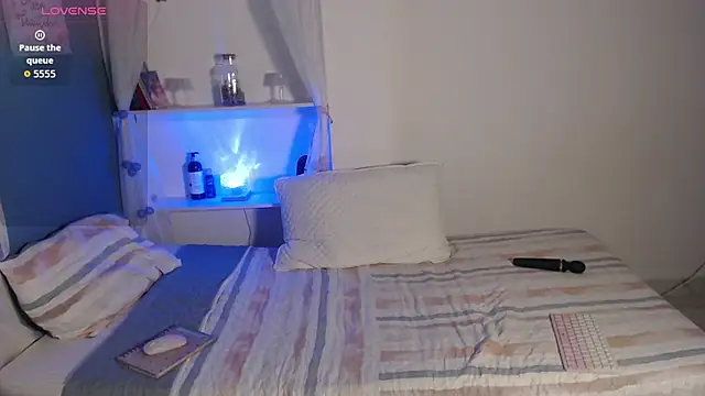 Snapshot of Mily_Miley chatting on November 26, 8:42 pm Mily Miley online show from November 26, 8:42 pm