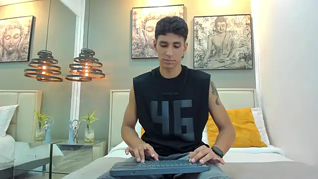 kieran derek online show from November 25, 12:33 am