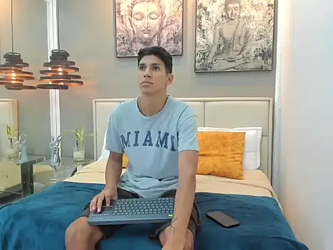 kieran derek online show from November 1, 3:24 am