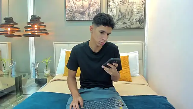 kieran derek online show from November 11, 3:34 am