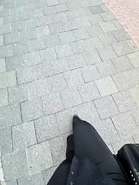 Iitaniee online show from March 3, 3:08 pm