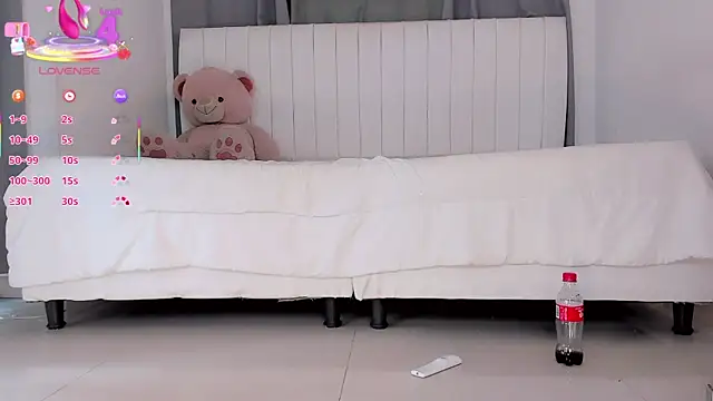 Snapshot of gatitavenecis chatting on November 28, 4:29 pm gatitavenecis online show from November 28, 4:29 pm