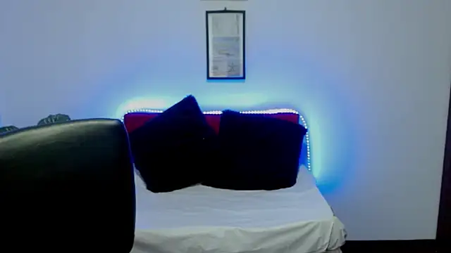 NatalyEscobar lx online show from February 23, 1:12 pm