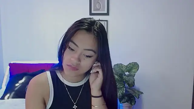 NatalyEscobar lx online show from April 7, 1:46 pm