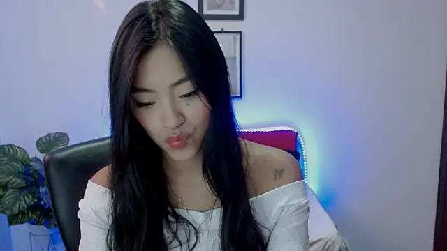 NatalyEscobar lx online show from February 25, 1:33 pm