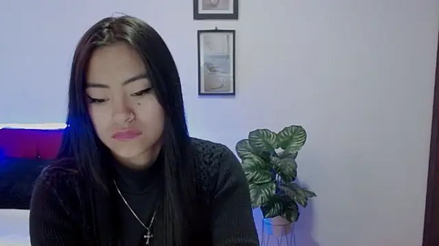 NatalyEscobar lx online show from April 14, 1:38 pm