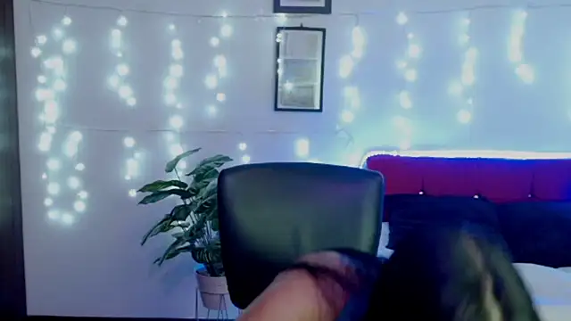 NatalyEscobar lx online show from April 16, 1:56 pm