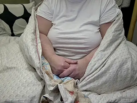 Snapshot of MarthaBriest chatting on February 13, 4:12 am MarthaBriest online show from February 13, 4:12 am