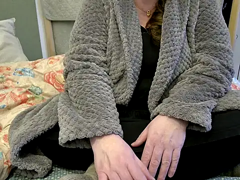 Snapshot of MarthaBriest chatting on February 10, 7:51 am MarthaBriest online show from February 10, 7:51 am