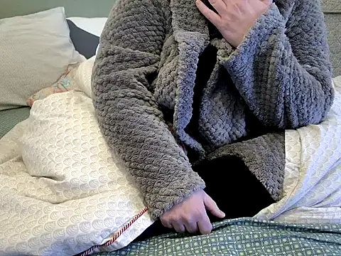 Snapshot of MarthaBriest chatting on February 19, 9:17 am MarthaBriest online show from February 19, 9:17 am