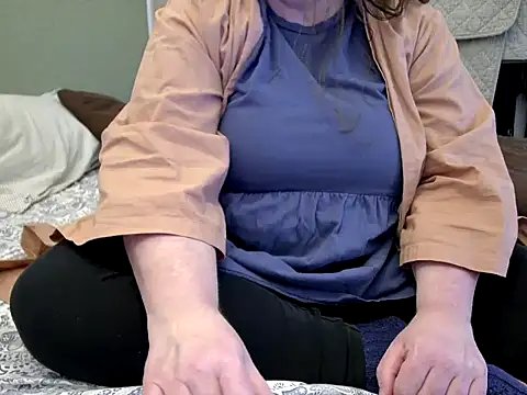 MarthaBriest online show from May 4, 6:49 am