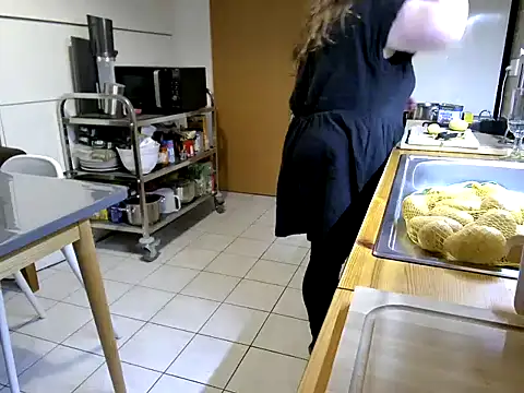 MarthaBriest online show from November 27, 6:47 am