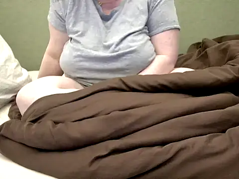 MarthaBriest online show from April 21, 8:04 pm
