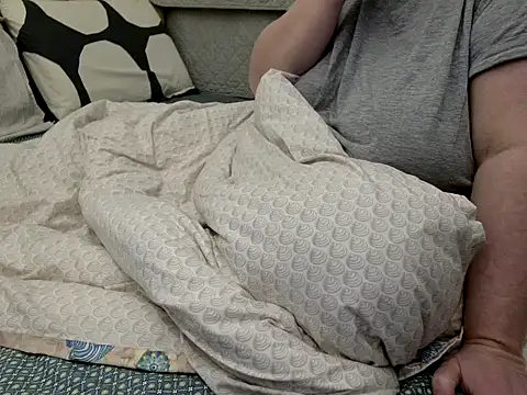 Snapshot of MarthaBriest chatting on February 4, 4:40 am MarthaBriest online show from February 4, 4:40 am