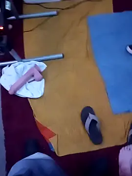 Snapshot of MaskOn_DOut chatting on October 17, 9:23 am MaskOn DOut online show from October 17, 9:23 am