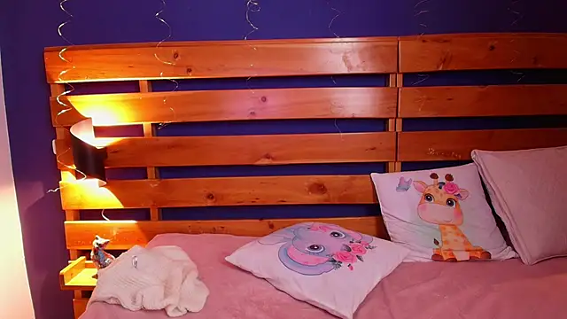 stefania lerner online show from March 7, 3:39 pm