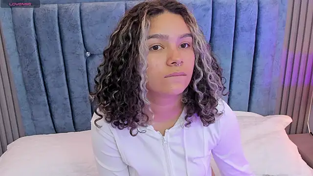 pretty sunlight  online show from April 22, 12:06 am