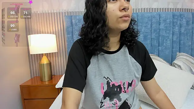 pretty sunlight  online show from October 19, 1:30 am