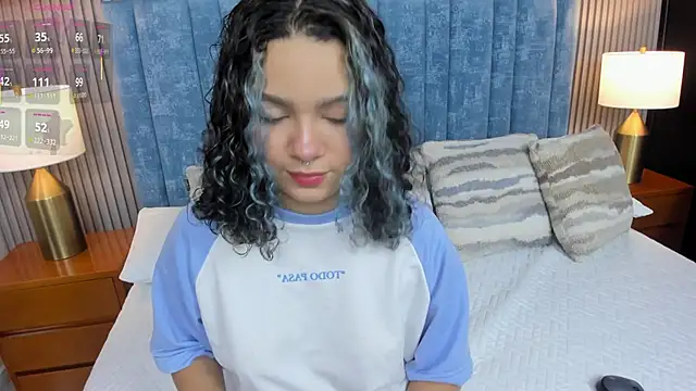 pretty sunlight  online show from April 7, 1:51 am