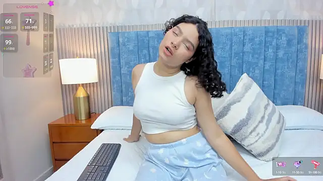 Snapshot of pretty_sunlight_ chatting on October 21, 1:38 am pretty sunlight online show from October 21, 1:38 am