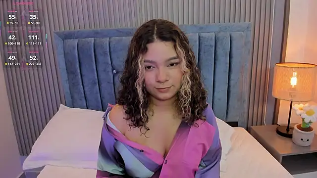 Snapshot of pretty_sunlight_ chatting on June 26, 1:33 am pretty sunlight online show from June 26, 1:33 am