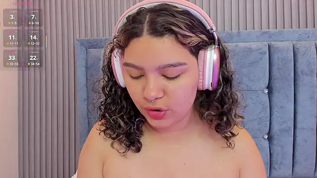 pretty sunlight  online show from April 26, 10:40 pm