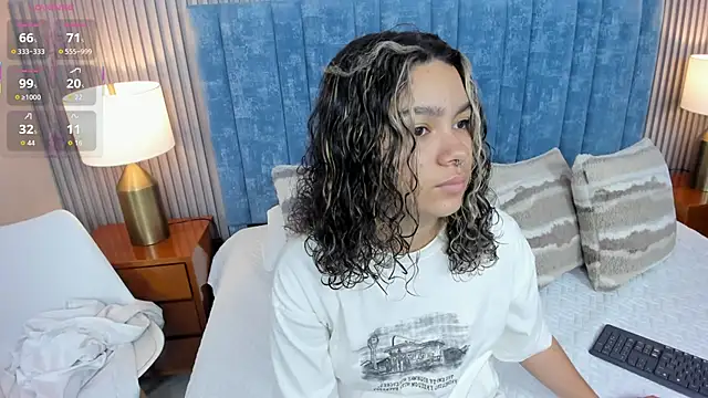 pretty sunlight  online show from February 21, 1:29 am