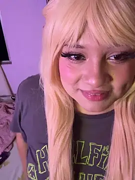 m0ondolly online show from June 18, 6:23 am