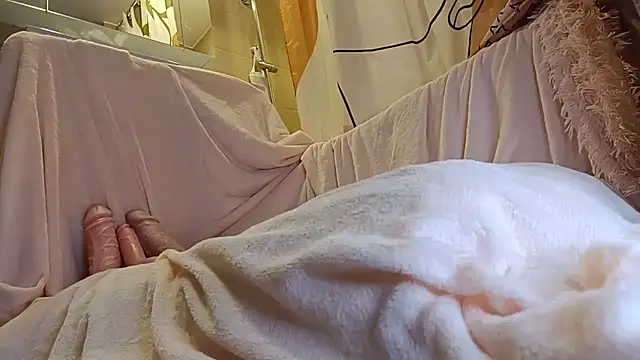 Hungry  Puppy online show from September 18, 11:52 pm