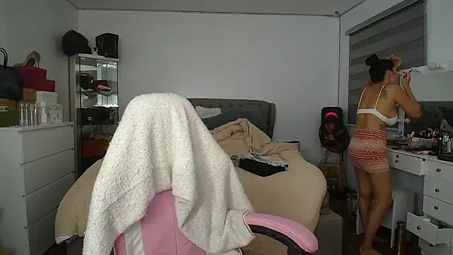 aya saki online show from October 14, 9:54 am