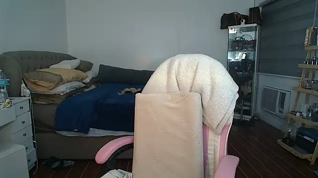 aya saki online show from September 25, 8:31 am