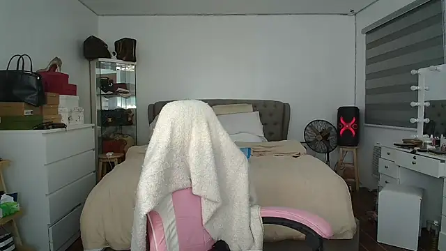 aya saki online show from October 16, 11:07 am