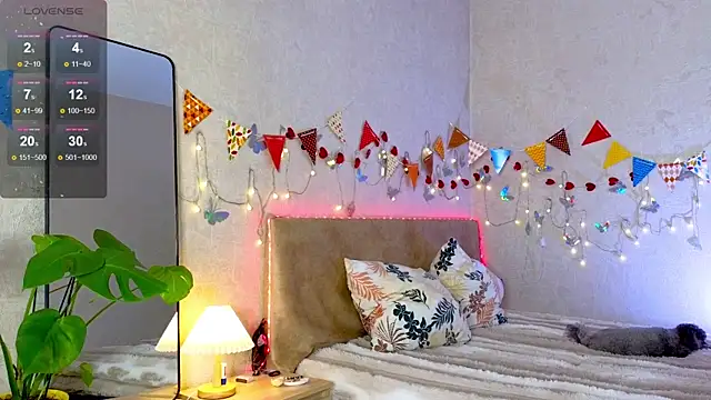 lavenderluxe online show from November 17, 11:58 am