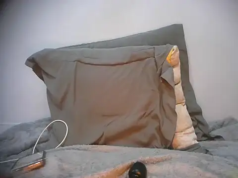 Snapshot of TheSweetBerry chatting on February 24, 5:08 am TheSweetBerry online show from February 24, 5:08 am