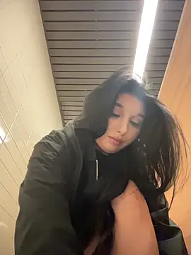 Tisha Busty online show from April 8, 1:23 pm