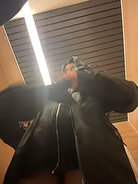 Tisha Busty online show from April 4, 1:39 pm