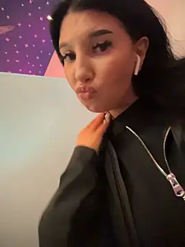 Tisha Busty online show from March 27, 1:34 pm