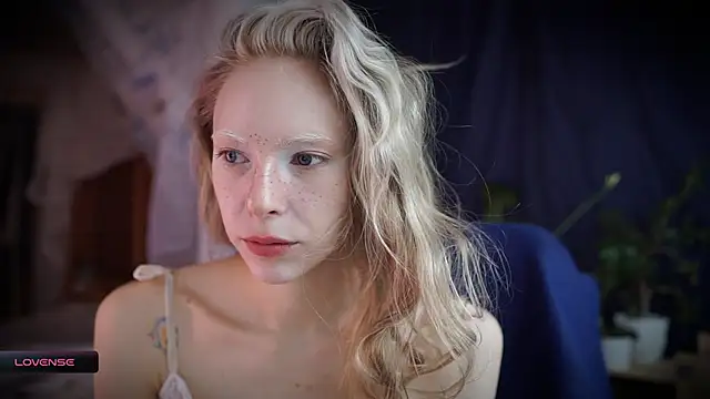 Snapshot of _Phantom_thread_ chatting on October 22, 8:14 am Phantom thread online show from October 22, 8:14 am