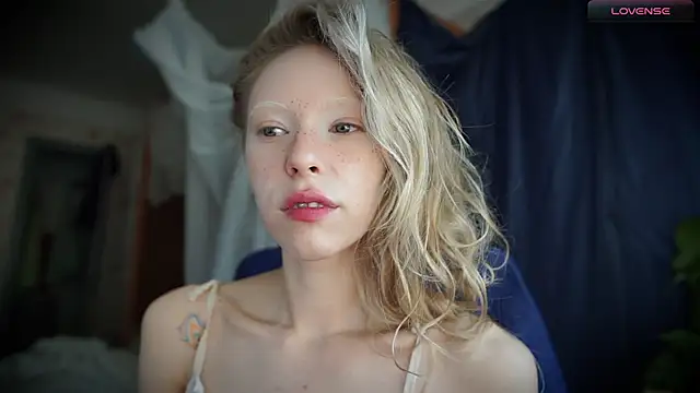 Snapshot of _Phantom_thread_ chatting on September 11, 9:20 am Phantom thread online show from September 11, 9:20 am