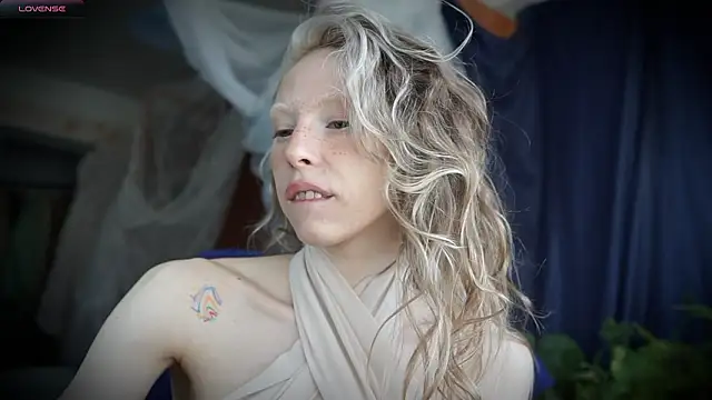  Phantom thread  online show from March 29, 9:33 am