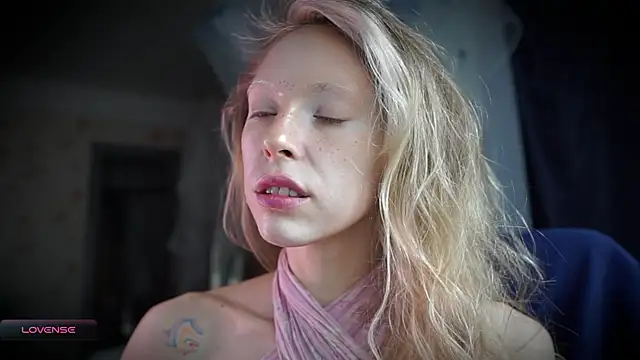 Snapshot of _Phantom_thread_ chatting on October 27, 9:54 am Phantom thread online show from October 27, 9:54 am