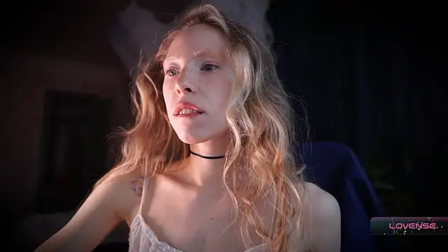 Snapshot of _Phantom_thread_ chatting on December 3, 10:25 am Phantom thread online show from December 3, 10:25 am