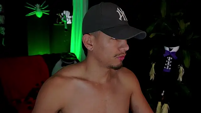 Aaronfox x online show from October 18, 9:33 am