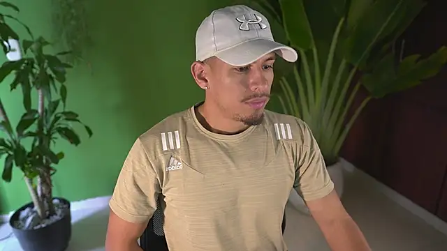 Aaronfox x online show from April 4, 3:51 pm