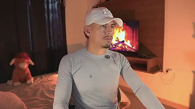 Aaronfox x online show from May 17, 12:16 pm