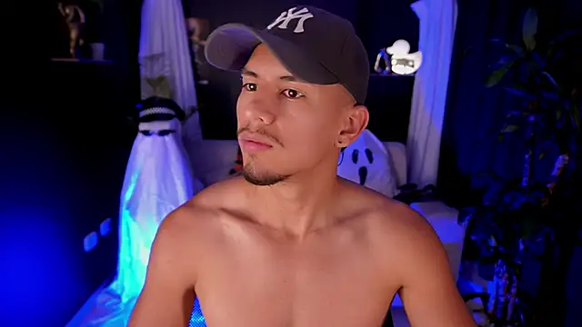 Aaronfox x online show from October 5, 12:40 pm