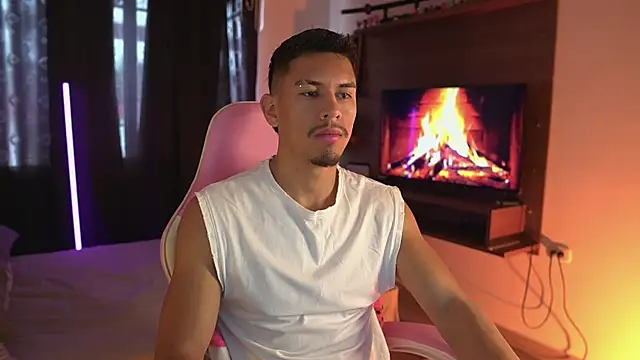 Aaronfox x online show from May 5, 2:42 pm