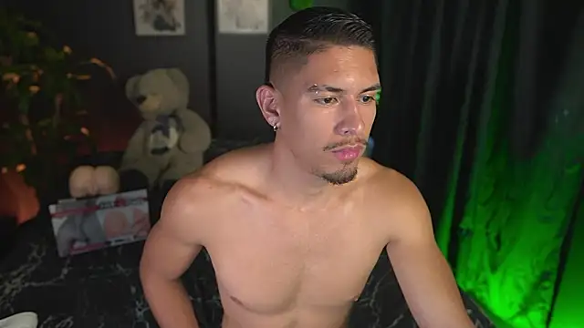 Aaronfox x online show from March 10, 10:25 pm